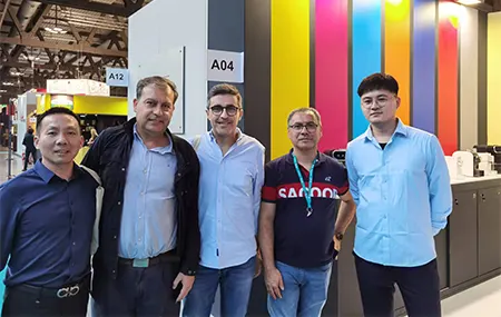 ذهبنا إلى معرض في الخارج