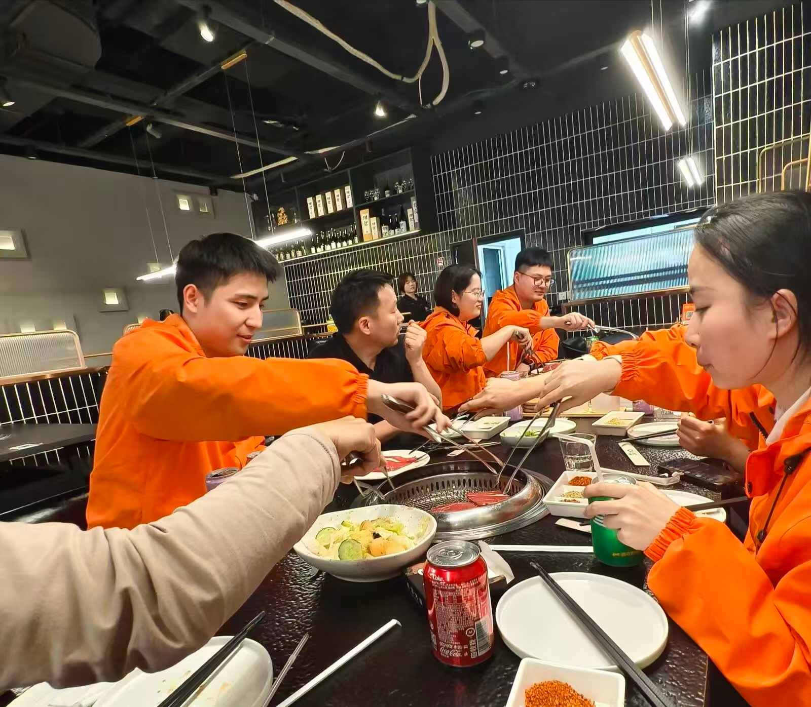 كيف يساعد نشاط بناء الفريق شركة Zhejiang SEAVER على تحسين البحث والتطوير وإنتاج ماكينة القهوة المنزلية؟